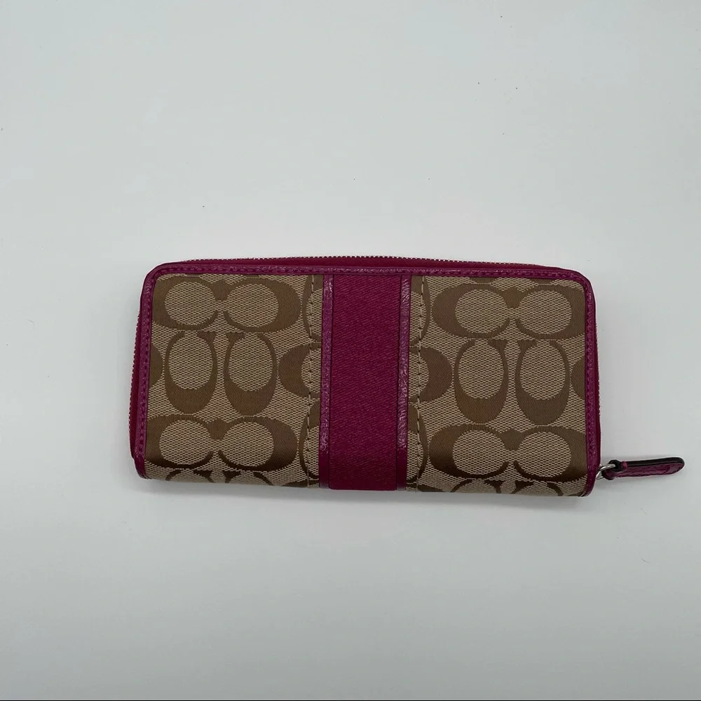 Coach signature accordion zip wallet in tan and fuschia - Picture 2 of 9